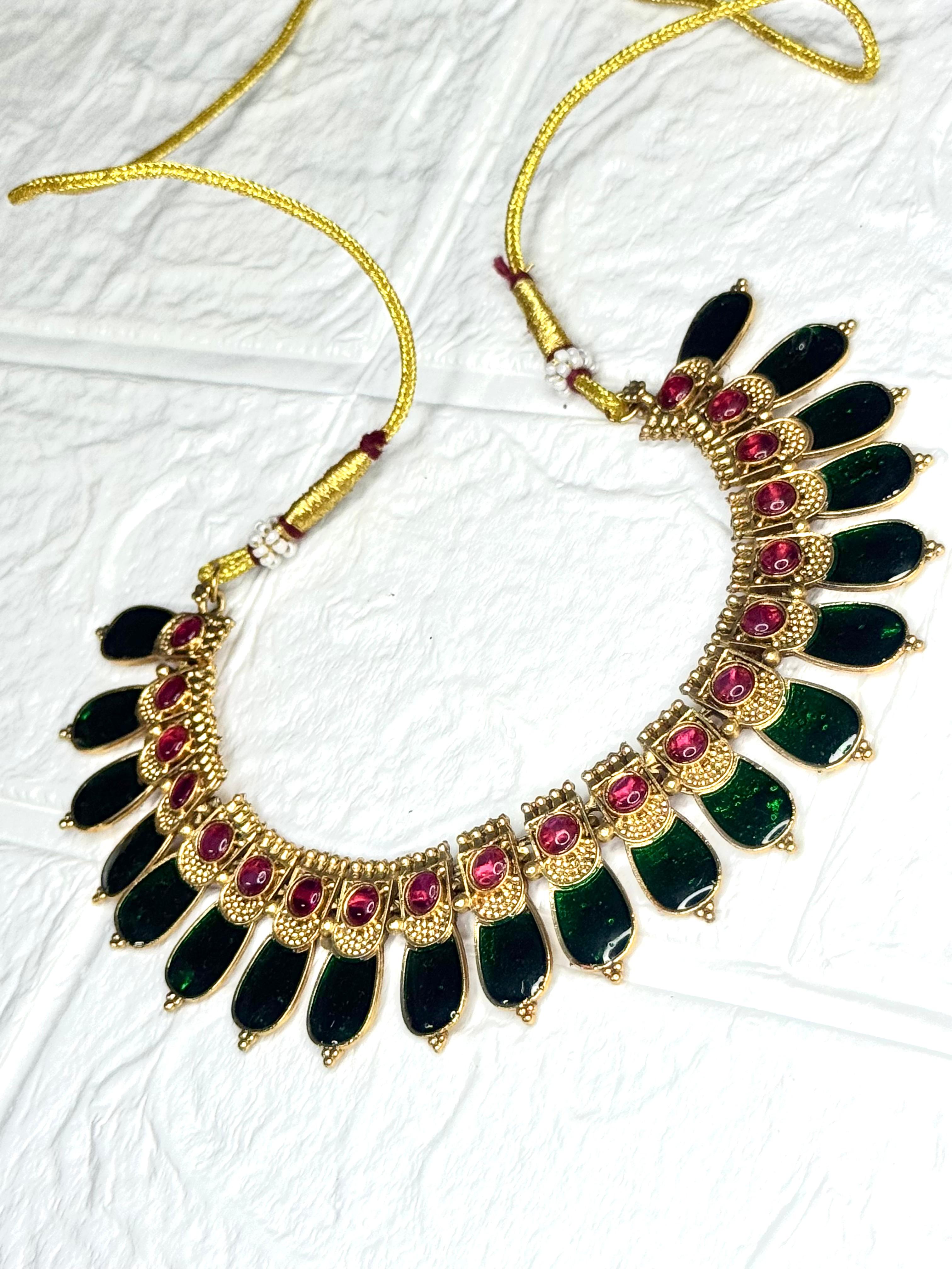 Antique Gold Finish Green Stone Choker Set
